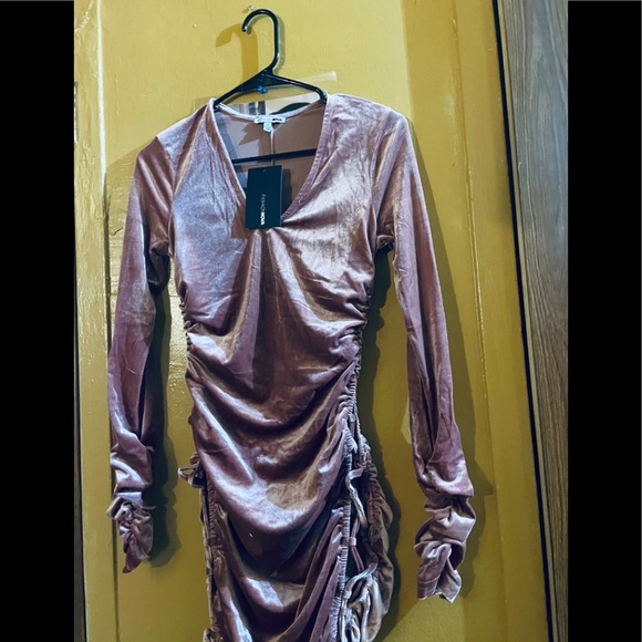 See My Hips Velvet Mini Dress Size Small - Picture 4 of 5
